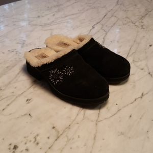 Black suede and sheepskin UGG slip on mules